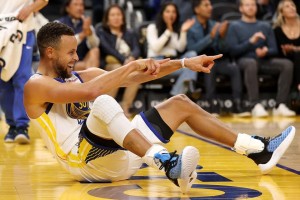 华体会体育登录入口-NBA本赛季球员年薪榜发布！库里第一 4.12亿元！詹姆斯跌出前十